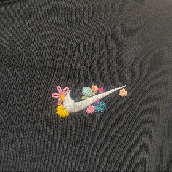 Women’s Faded Black Nike Hoodie with Homemade Floral  Embroidery Details Size S - Picture 16 of 16